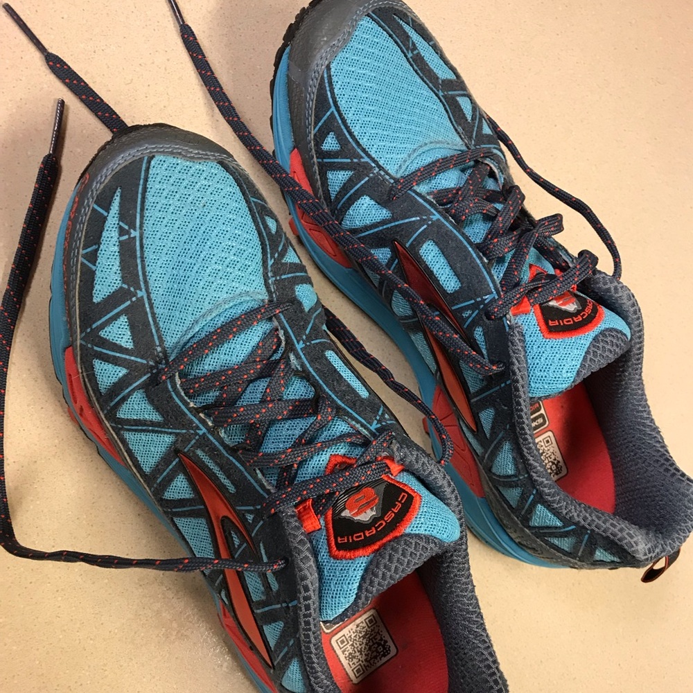 Brooks Cascasdia 6 Women’s size 10